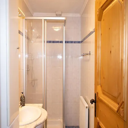 Flat With National Park Card Included, Cleaning Included Lejlighed *